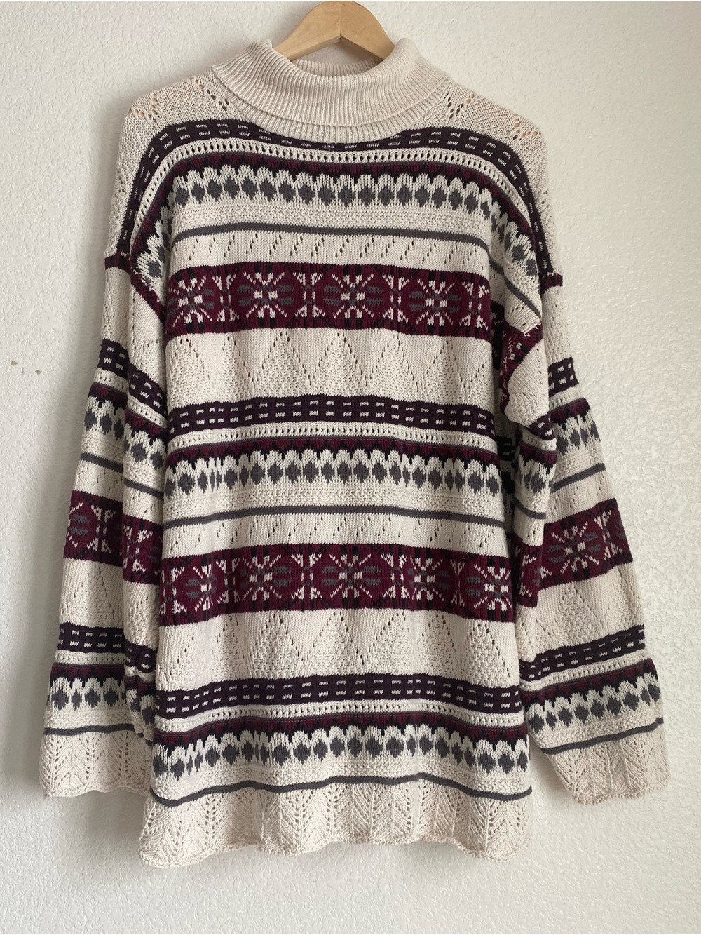 Vintage geometric snowflake pattern turtleneck sweater, M